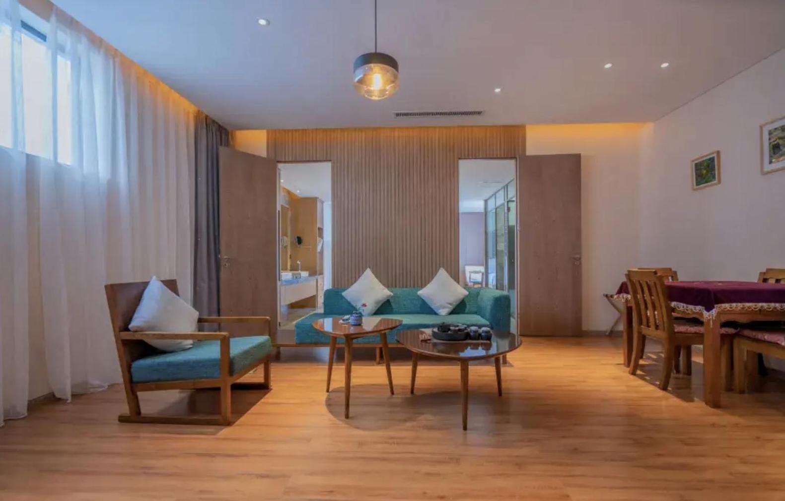 Hong Long Jing Hotel 大理市 エクステリア 写真