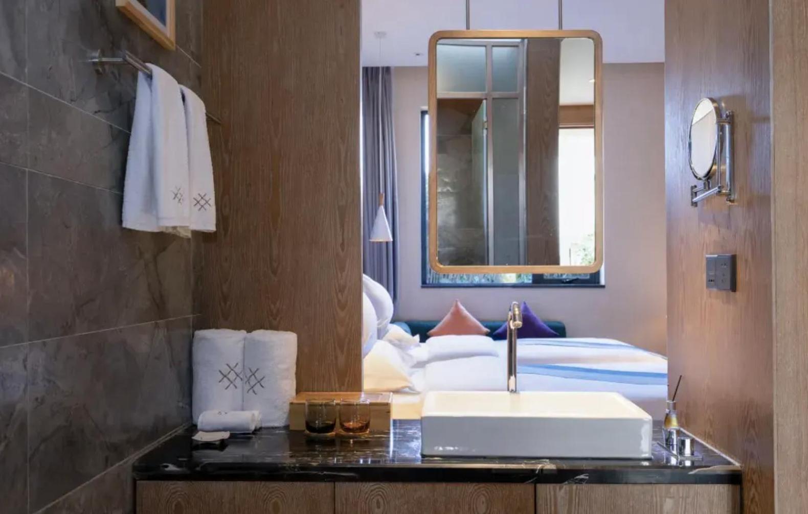 Hong Long Jing Hotel 大理市 エクステリア 写真