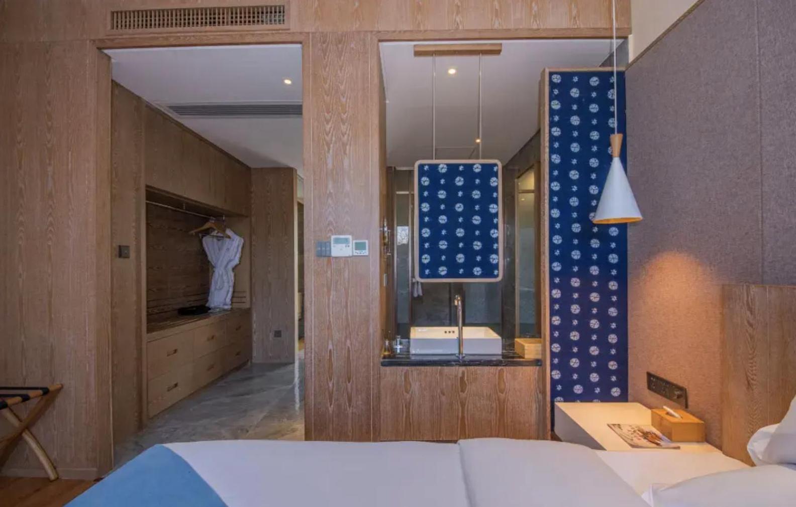 Hong Long Jing Hotel 大理市 エクステリア 写真