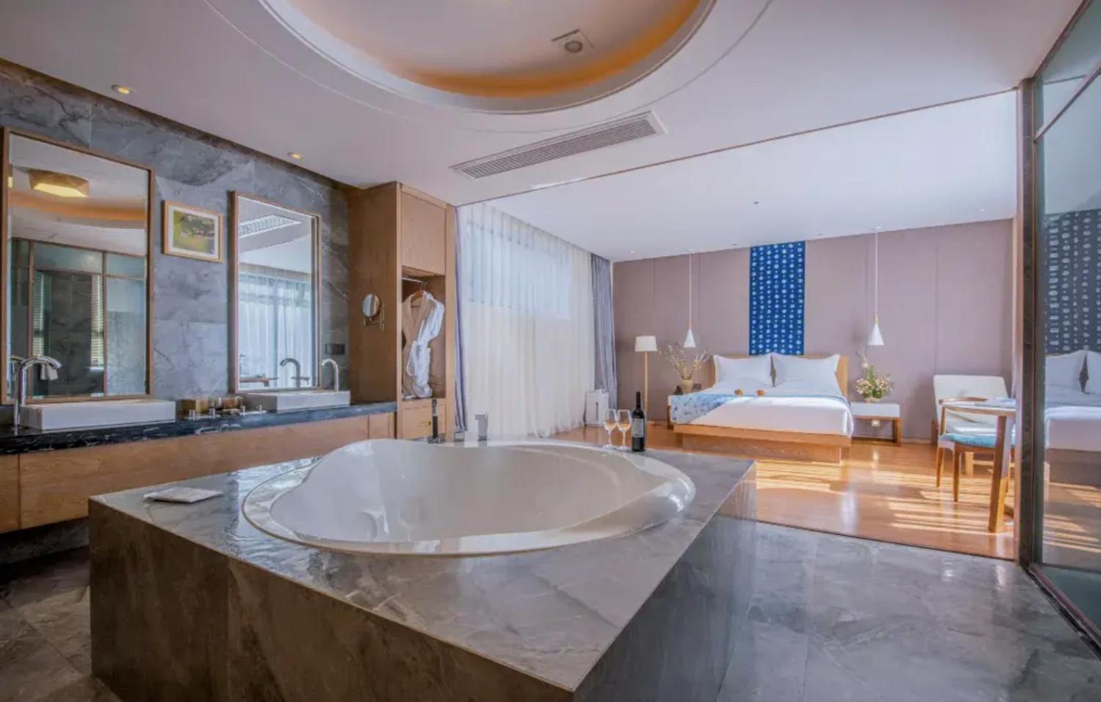 Hong Long Jing Hotel 大理市 エクステリア 写真