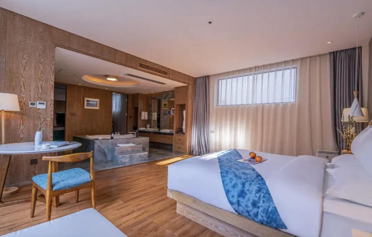 Hong Long Jing Hotel 大理市 エクステリア 写真