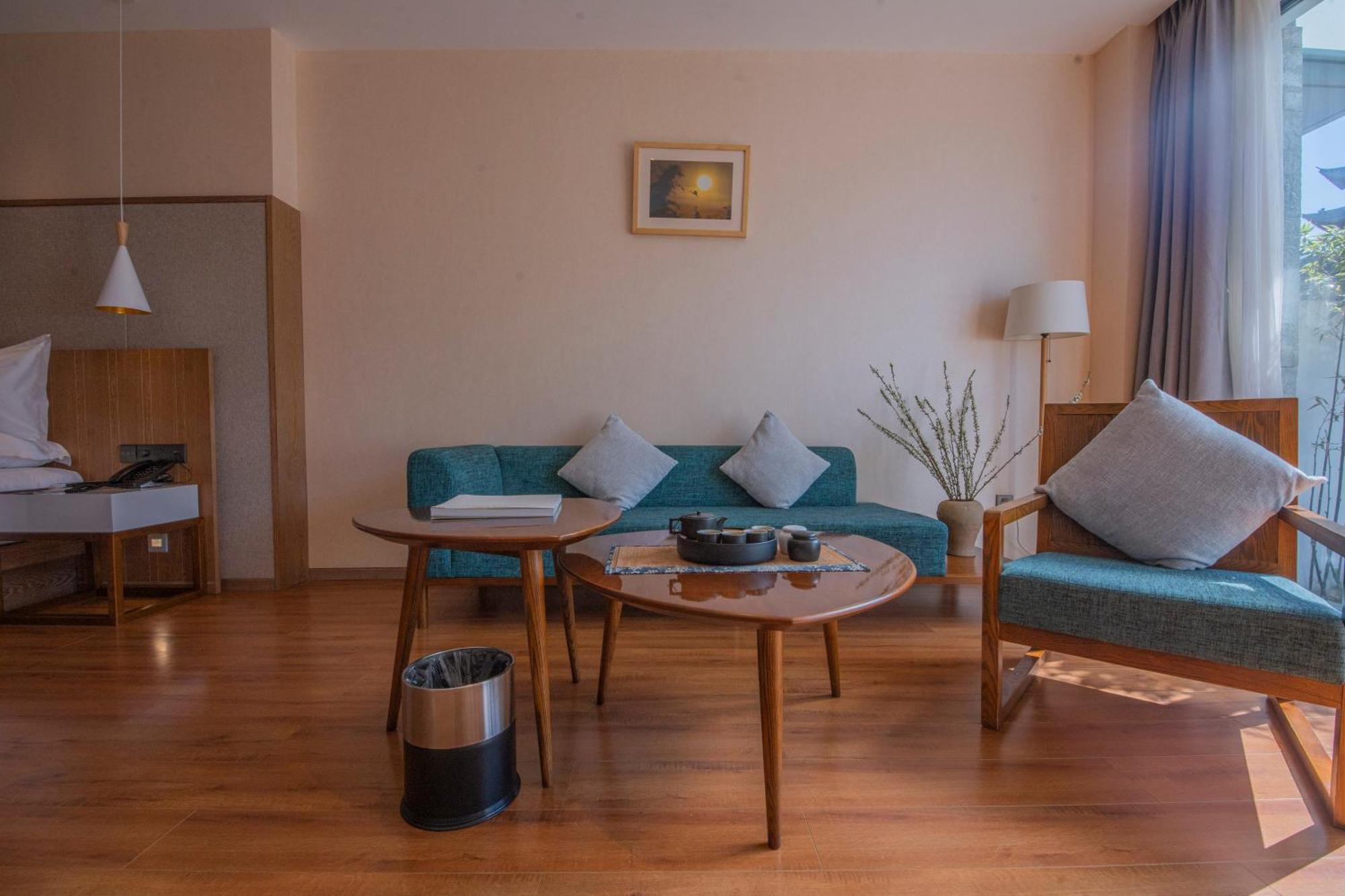 Hong Long Jing Hotel 大理市 エクステリア 写真