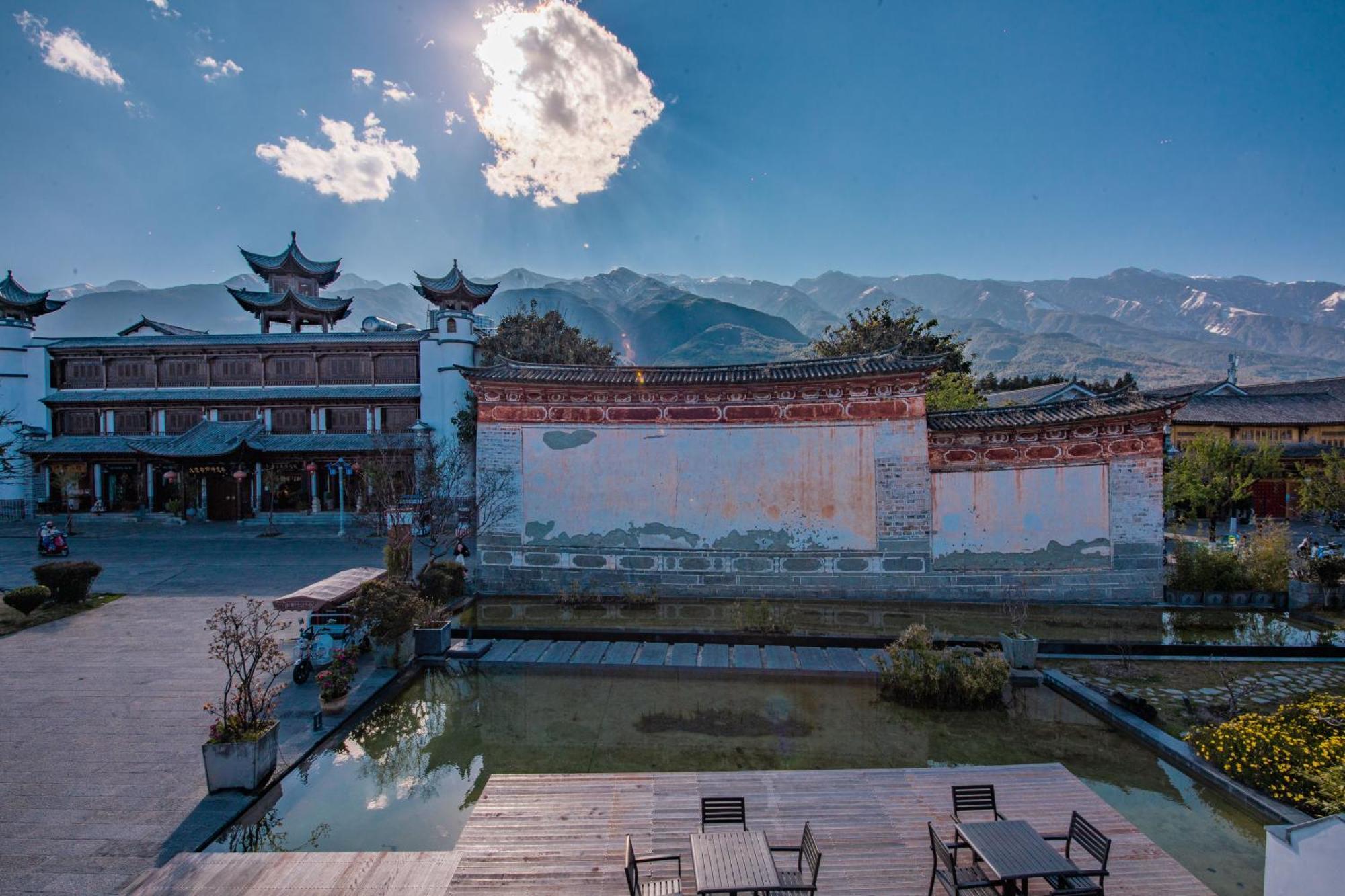 Hong Long Jing Hotel 大理市 エクステリア 写真